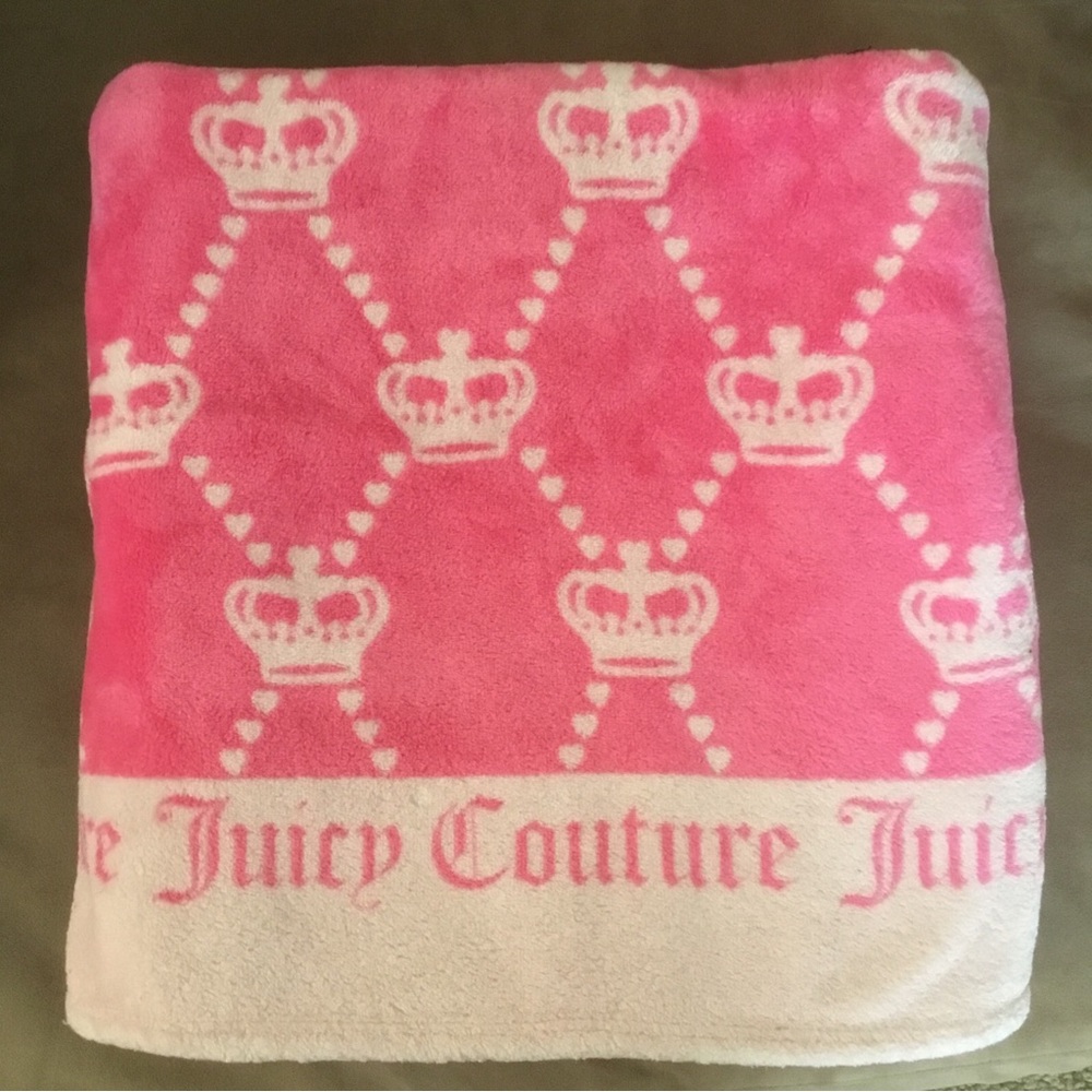 Juicy Couture Crowns Hearts Trellis Hot Pink Soft Plush Throw Blanket 50x74 Logo
